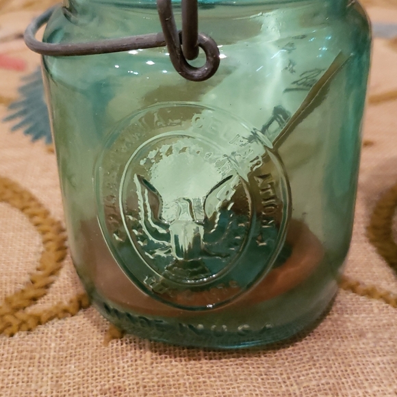 Ball Ideal Mason Jars with Wire Closure - Picture 4 of 7